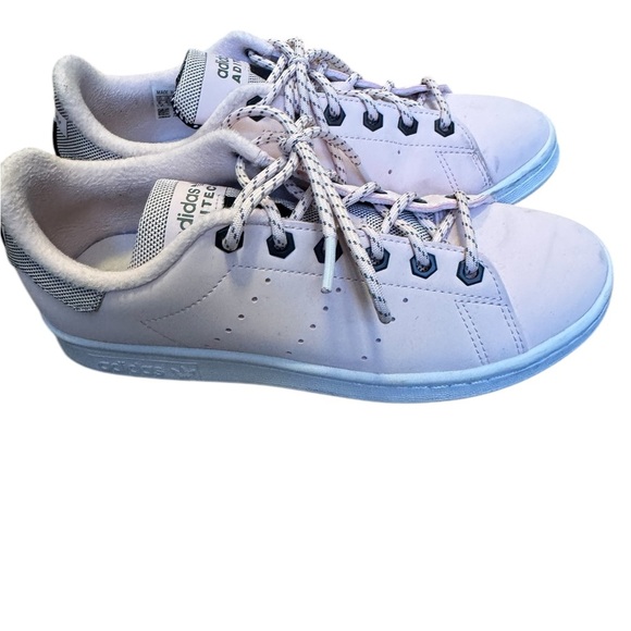 Adidas Aditec Women's leather low top Pink Sneakers sz6 - Picture 2 of 9